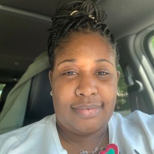 Meet your Posher, Yolanda